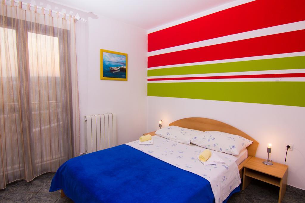 Apartmani Zuzic Krk Town Habitación foto