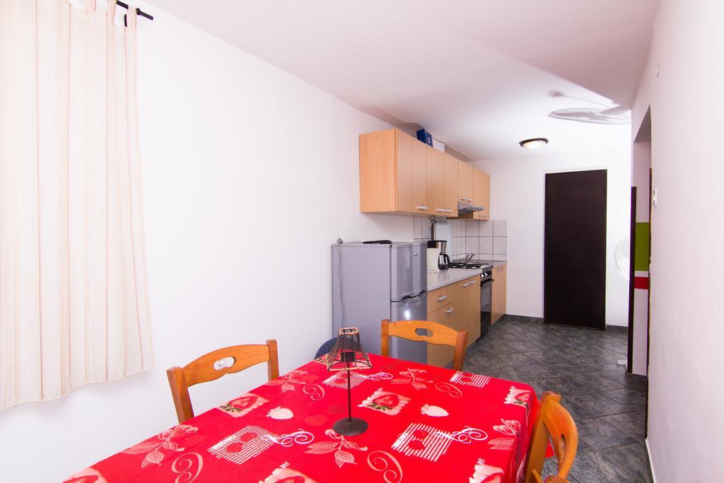 Apartmani Zuzic Krk Town Habitación foto