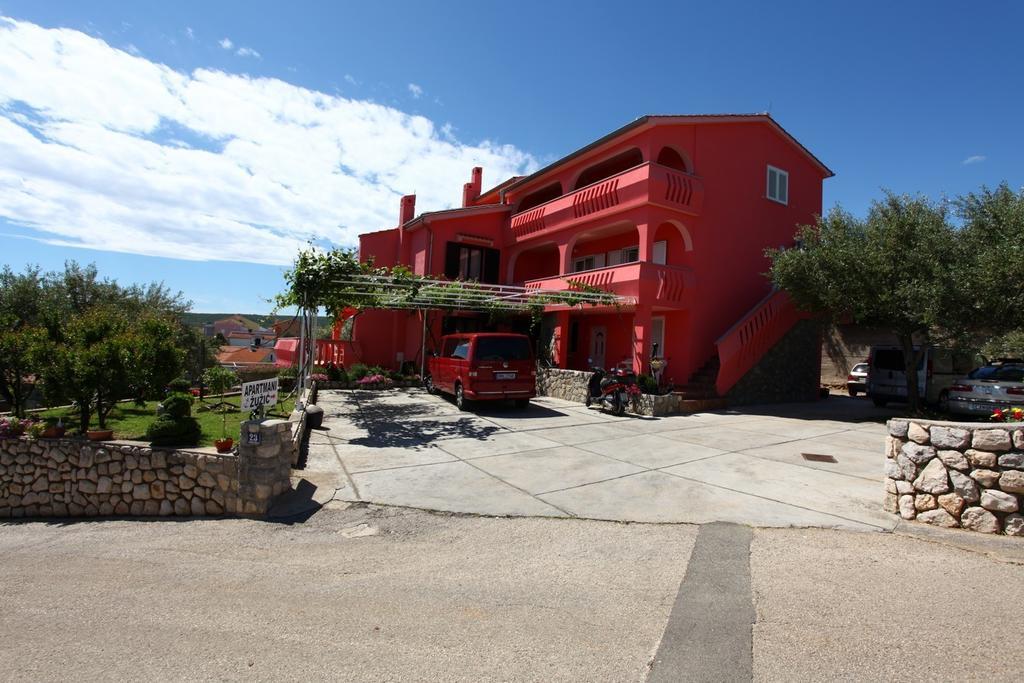 Apartmani Zuzic Krk Town Exterior foto
