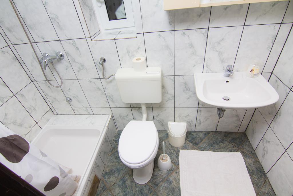 Apartmani Zuzic Krk Town Habitación foto