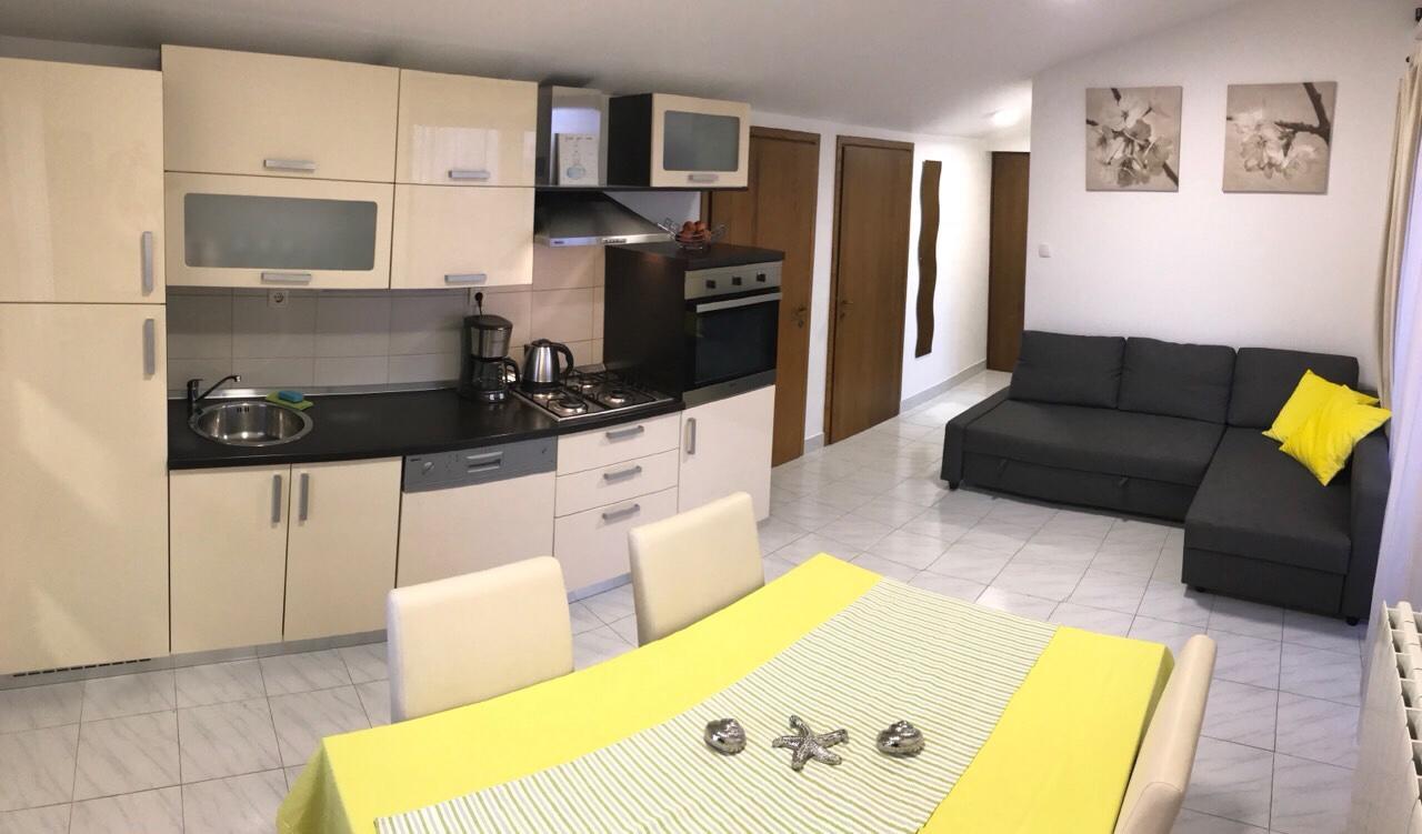 Apartmani Zuzic Krk Town Exterior foto